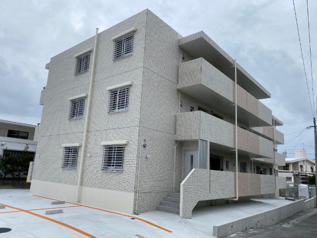  築6年7ヶ月 3階建の賃貸物件