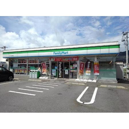 ファミリーマートＪＲ亀川駅前店：1300m