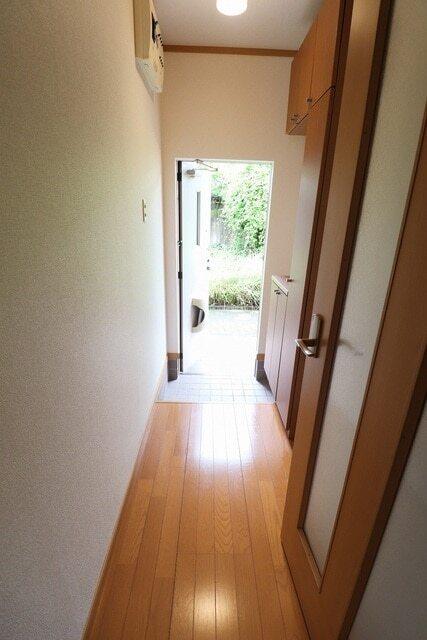 ＥＤＥＬＨＥＩＧＨＴＳ　３号館（102） 玄関