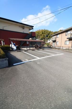 アクシスⅠ（202） 駐車場
