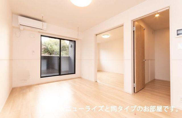 プラティーク挾間　壱番館（202） リビング