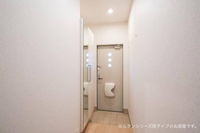 リデアル三川　Ａ（202） 玄関