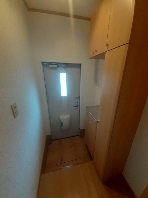ヴィラＳＨＩＭＩＺＵ　Ｂ（102） 玄関