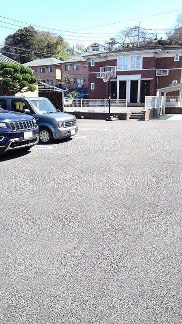 シャノワール（101） 駐車場