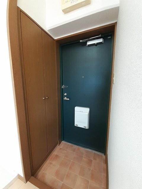 シーポート花時計（306） 玄関