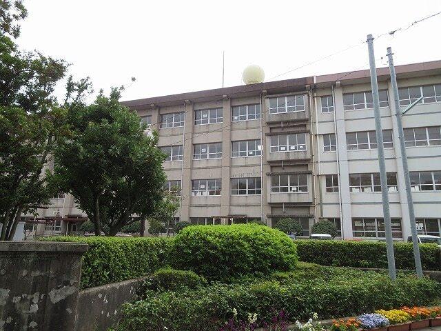 明治北小学校：350m