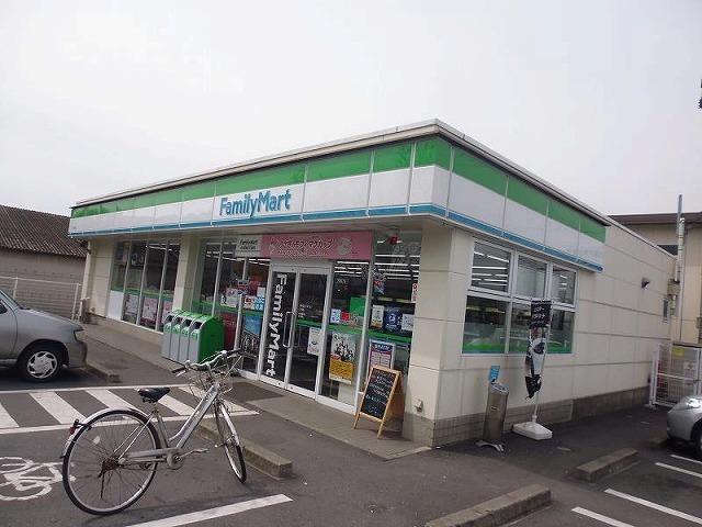 ファミリーマート　三川店：600m