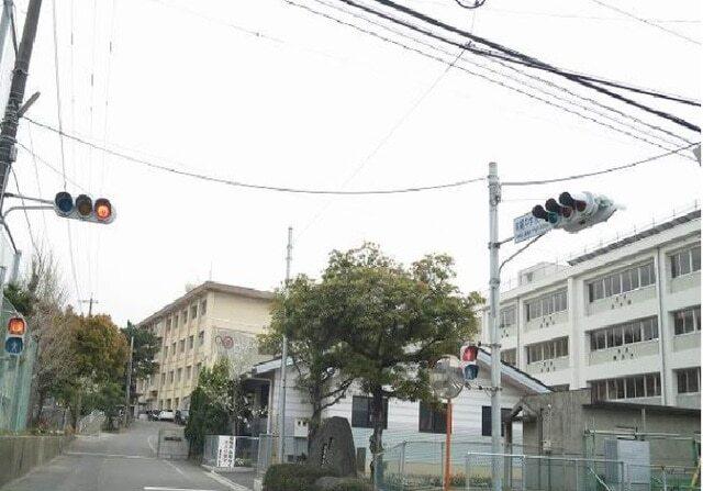 滝尾小・中学校：900m