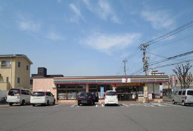セブンイレブン：650m