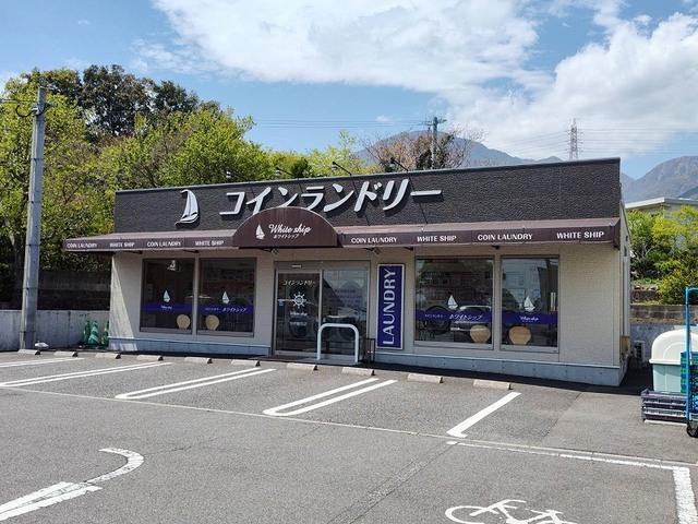 コインランドリー：300m