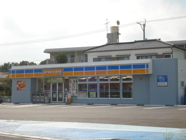 コンビニ：700m