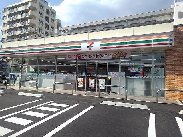 セブンイレブン：180m