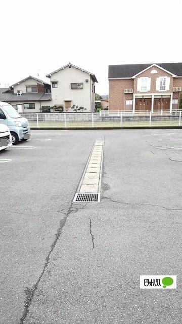 ベルソアージュⅡ（102） 駐車場