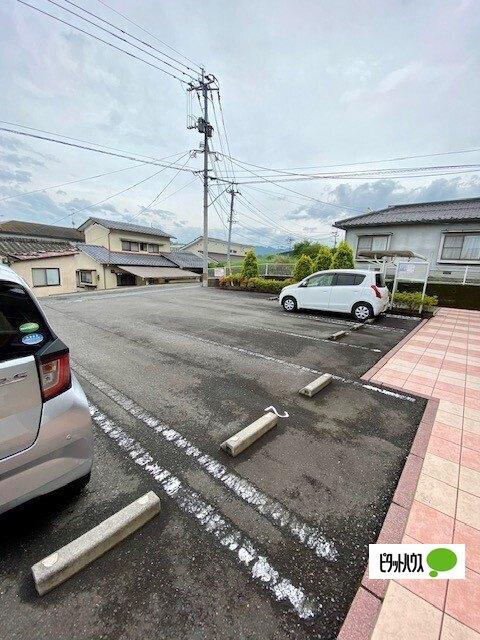 サンリットＢ（203） 駐車場