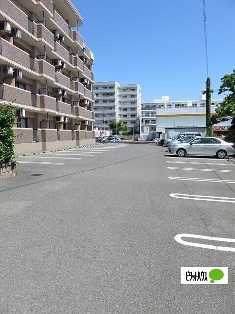 シーポート花時計（402） 駐車場