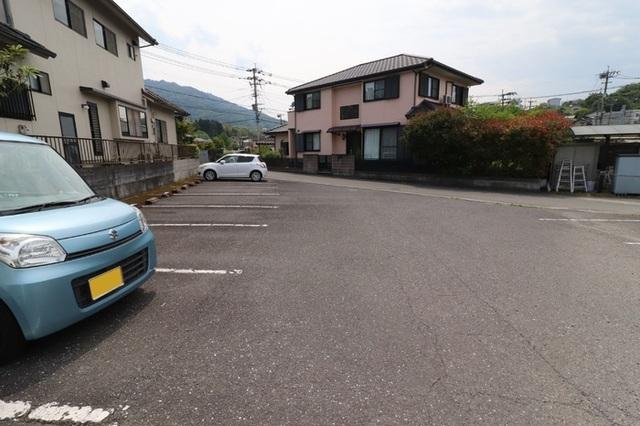 パル秋篠　B棟（202） 駐車場