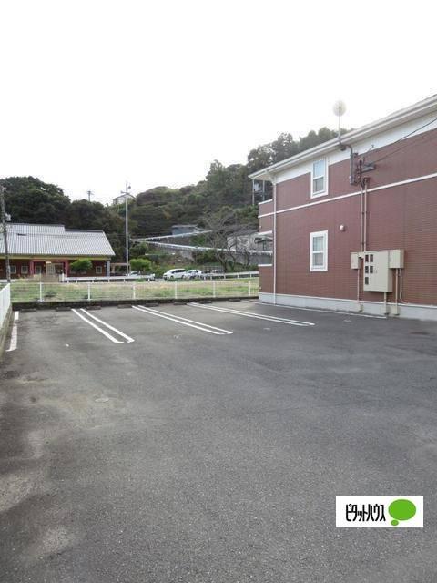 スカイコンフォート（102） 駐車場