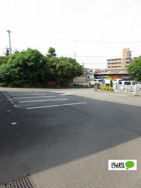 サンライズ・メビウスⅡ（202） 駐車場