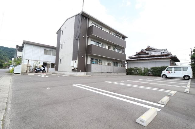 レジーナ車木(クルマギ)（202） 駐車場