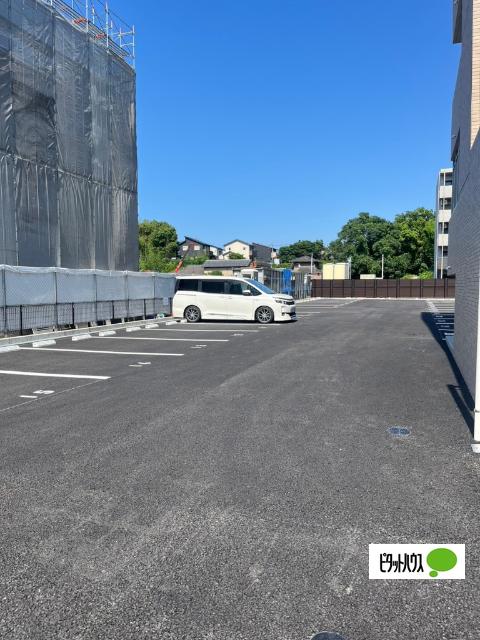 フルール小池原（102） 駐車場