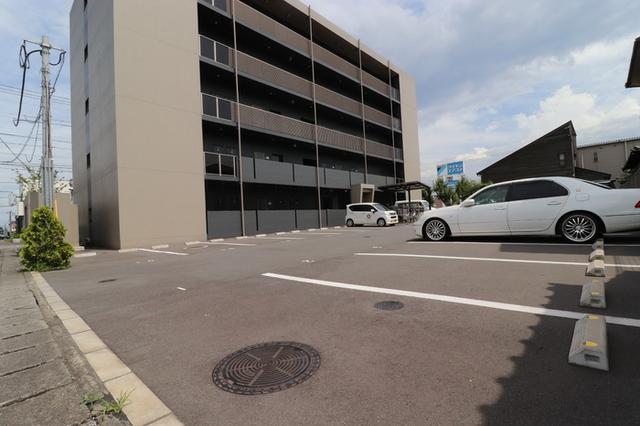 Dimorare（101） 駐車場