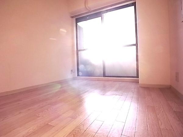 神戸市灘区上河原通マンション リビング