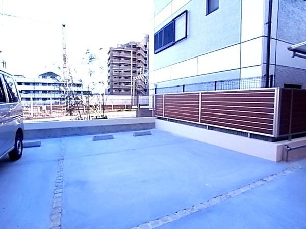 Ｄ−ｒｏｏｍ灘北通（101） 駐車場