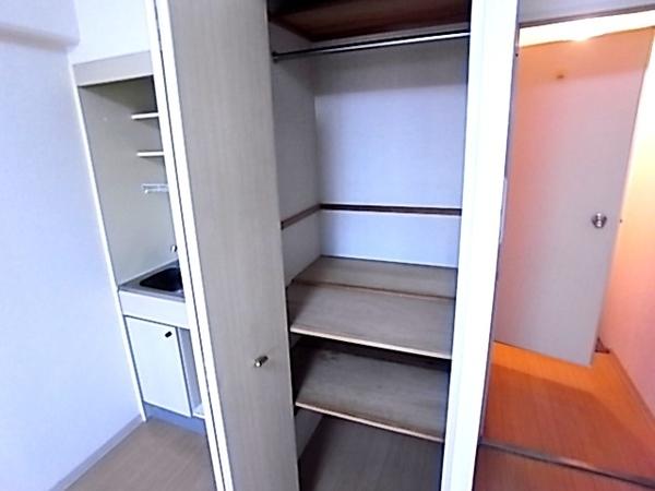 神戸市中央区割塚通マンション 収納