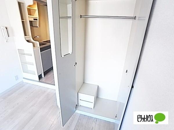 メゾン・ド・六甲パートⅤ（301） 収納