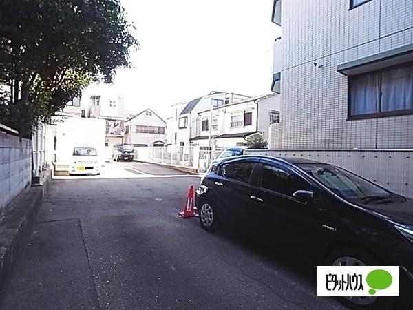 神戸市灘区岩屋中町マンション 駐車場