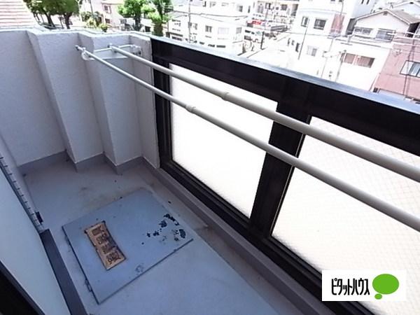 神戸市中央区坂口通アパート バルコニー