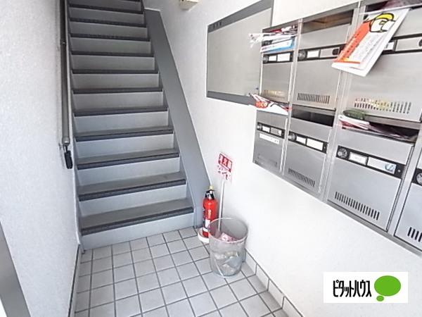 神戸市中央区坂口通アパート ロビー