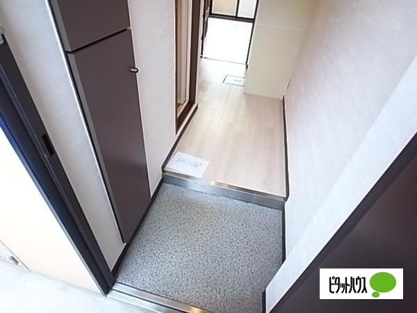 HU岩屋ハイツ（302） 玄関