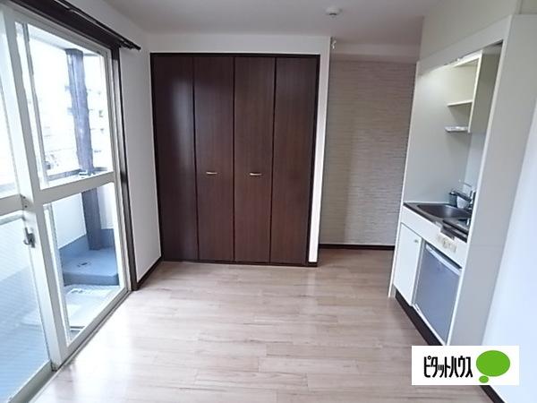 神戸市灘区篠原中町アパート リビング