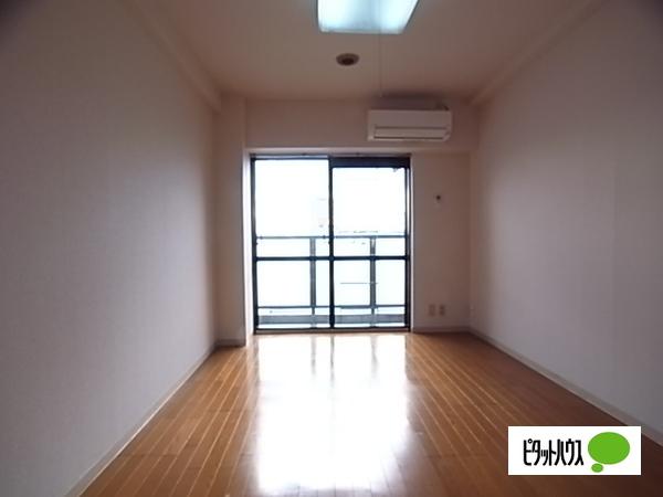 神戸市灘区新在家南町マンション リビング