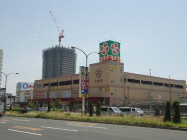 ライフ春日野道店：513m