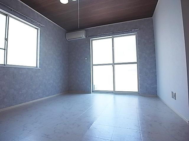 神戸市灘区岩屋北町アパート リビング