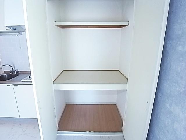 神戸市灘区岩屋北町アパート 収納