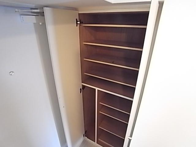 神戸市中央区熊内橋通マンション 収納