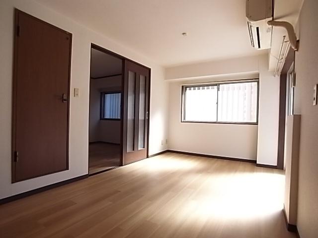 神戸市中央区国香通マンション リビング