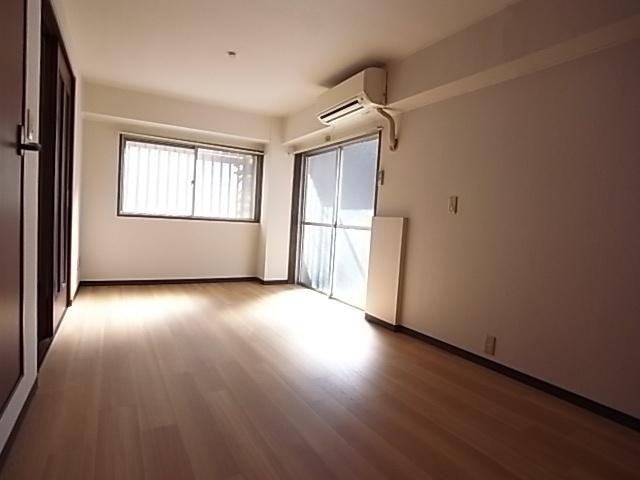 神戸市中央区国香通マンション リビング
