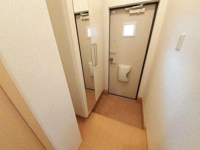 レジデンス五宮（101） 玄関