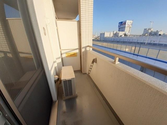 Ｔ’ｓ　ＣＵＢＥ　ＺＥＲＯ（703） バルコニー
