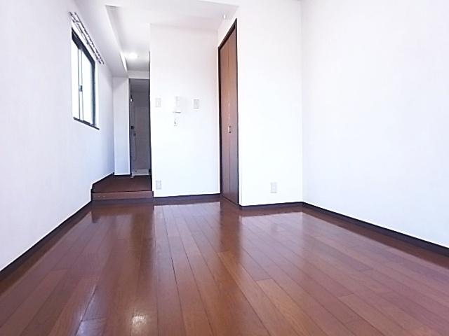 神戸市灘区烏帽子町マンション リビング
