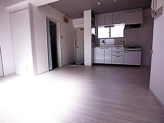 カァーサ六甲（501） リビング