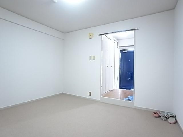 神戸市灘区岸地通マンション リビング