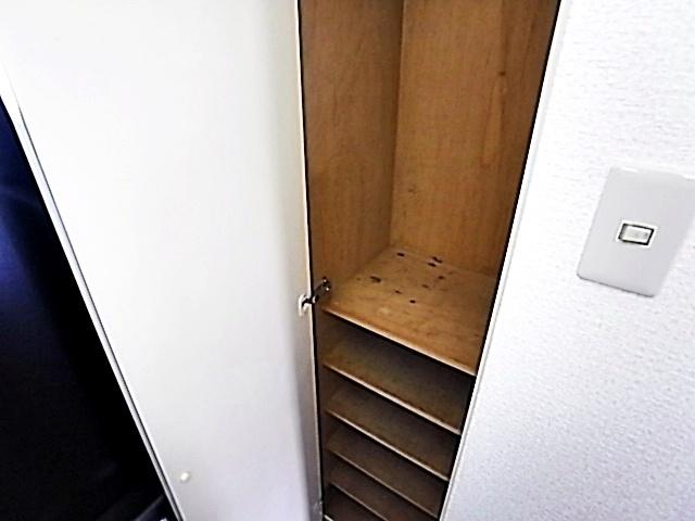 ダイドーメゾン三宮東（305） 収納