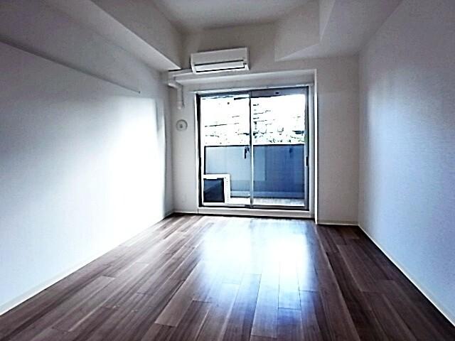 エスライズ神戸三宮山手通壱番館（203） リビング