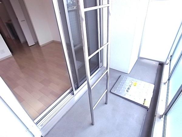 エステムコート三宮ＥＡＳＴⅢラヴィッサ（303） バルコニー