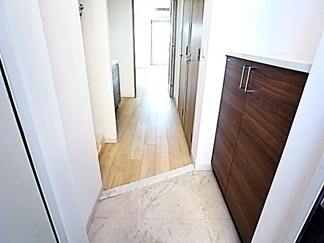 アドバンス三宮グルーブ（1005） 玄関